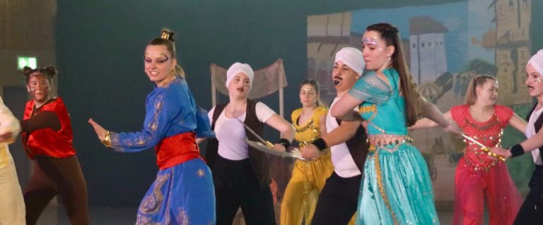 Ausschnitt aus unserem Schaulaufen Aladdin Ausschnitt aus unserem Schaulaufen Aladdin