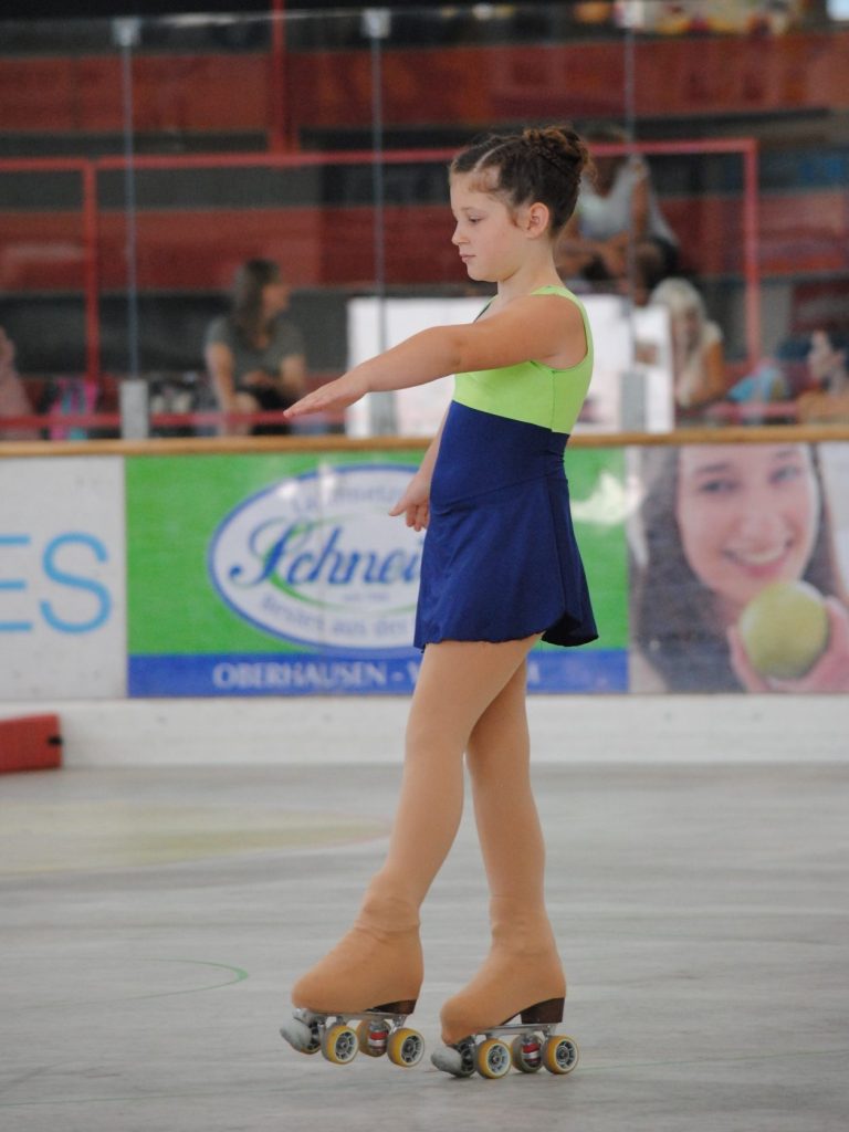 Luzi Demmel bei einer Bewertung eines Pflichtbogens auf der Bayerischen Meisterschaft in Peißenberg Luzi Demmel bei einer Bewertung eines Pflichtbogens auf der Bayerischen Meisterschaft in Peißenberg
Foto: Sabrina Höfer